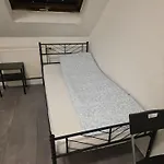 Modernes & Einfaches Uebernachten Guest house