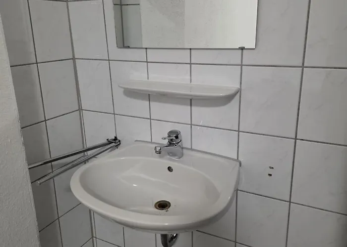 Modernes & Einfaches Uebernachten * Bruchsal